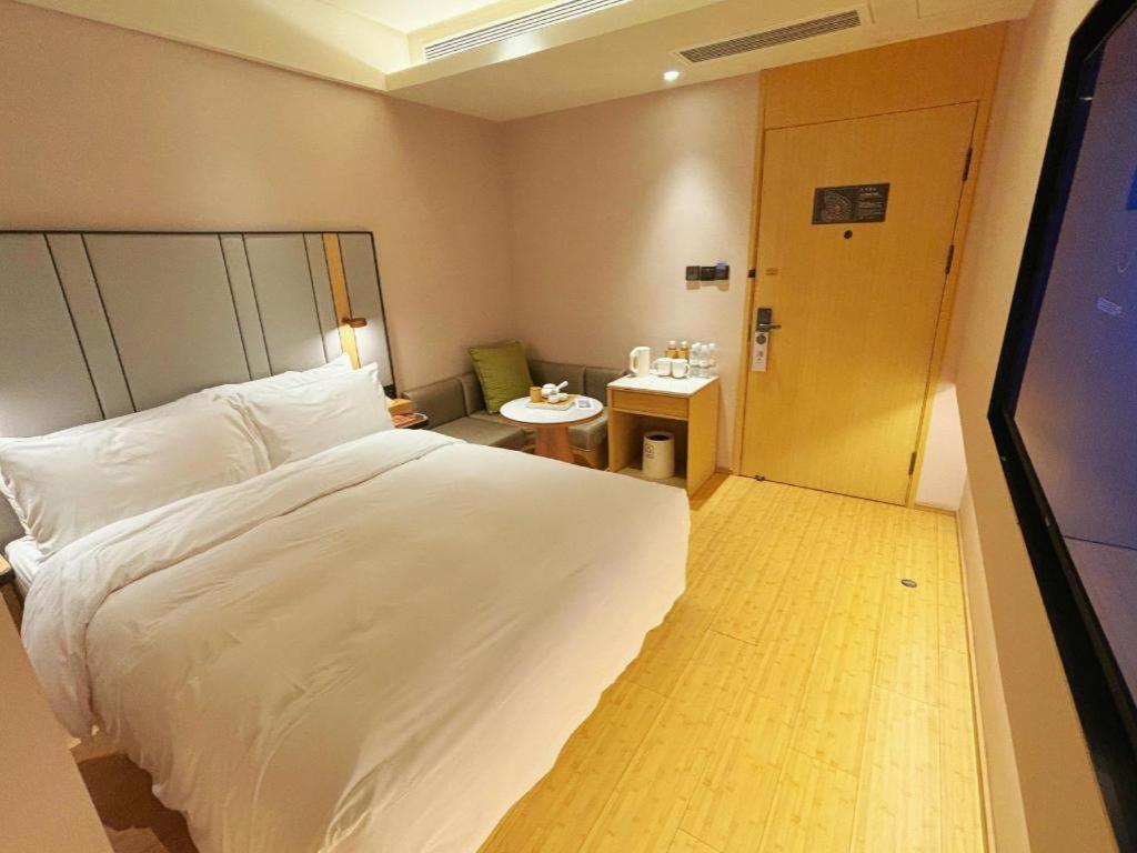 Ji Hotel Lujiazui Babaiban Шанхай Екстер'єр фото