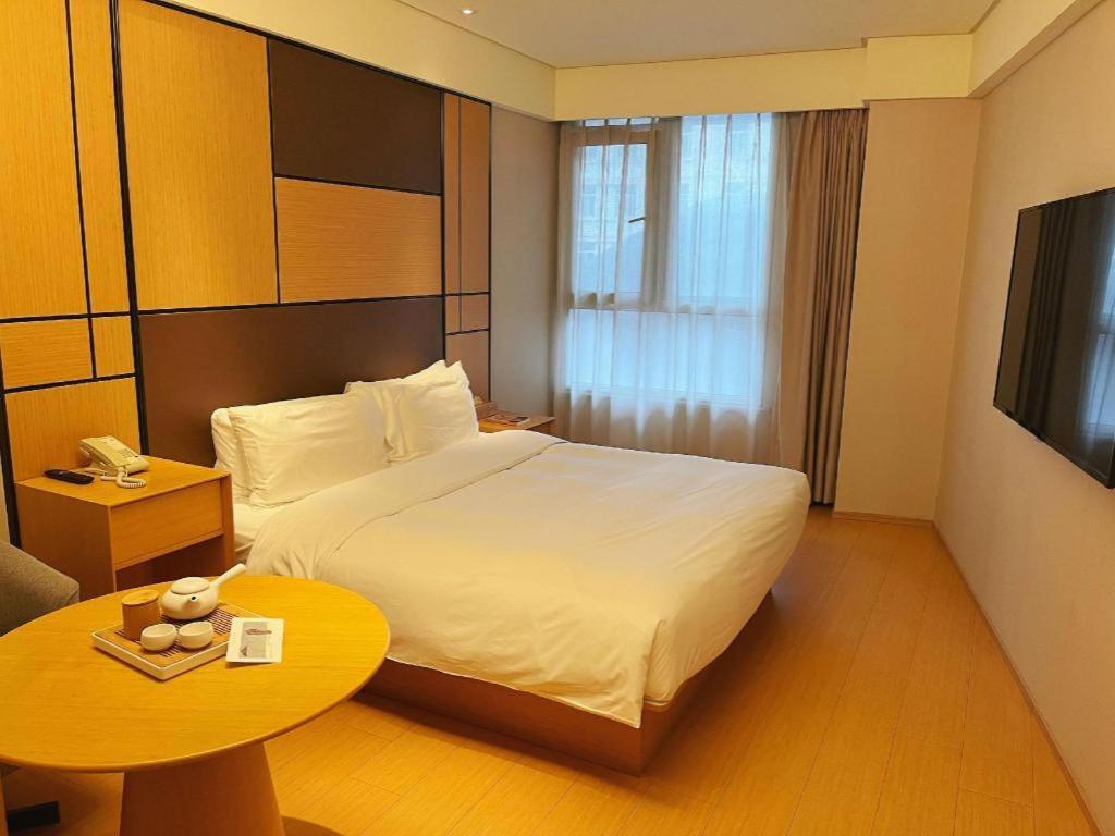 Ji Hotel Lujiazui Babaiban Шанхай Екстер'єр фото