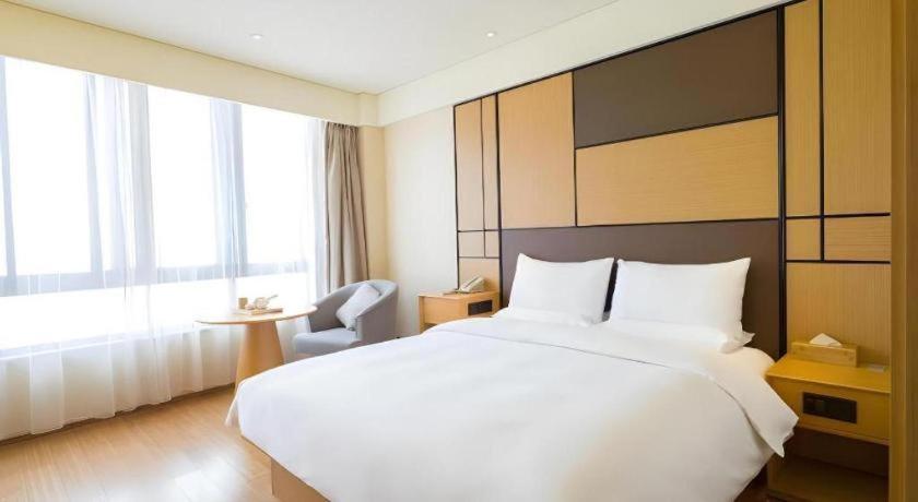 Ji Hotel Lujiazui Babaiban Шанхай Екстер'єр фото
